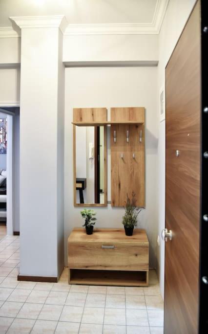 Kipseli New Modern & Cozy 65Tv Netflix Apartment Athena Bagian luar foto